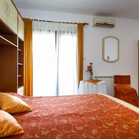 קרק Rooms Mimi מראה חיצוני תמונה