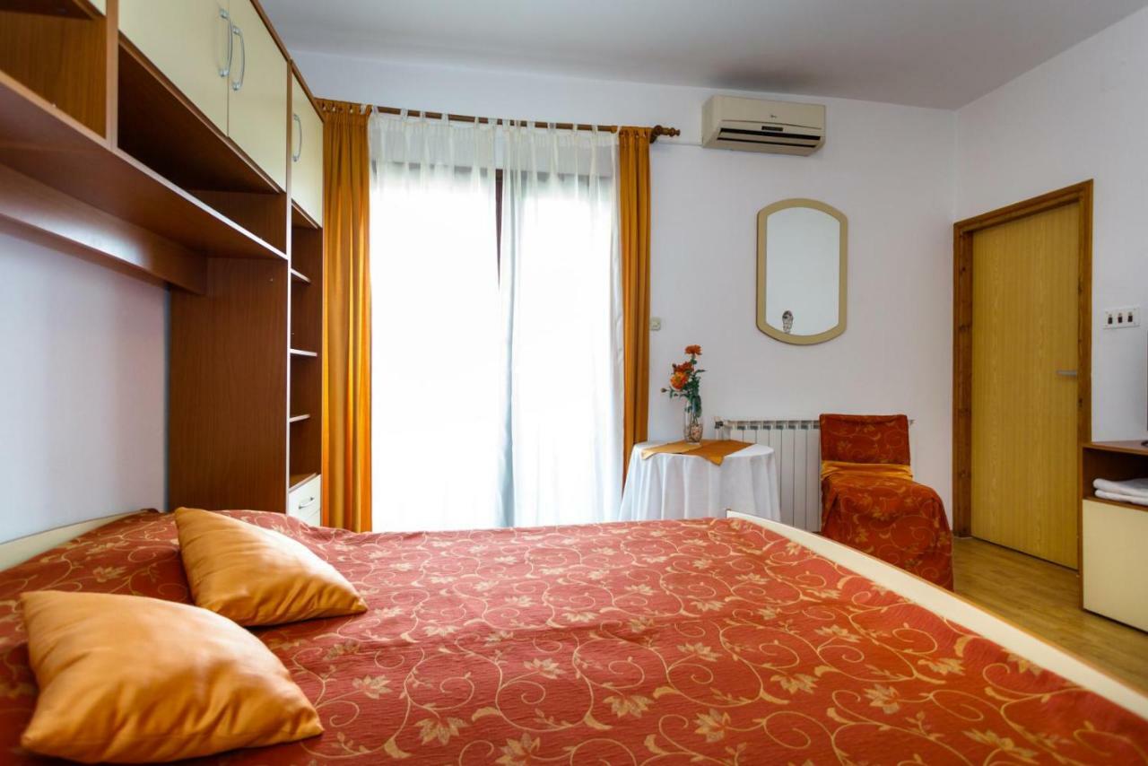 קרק Rooms Mimi מראה חיצוני תמונה