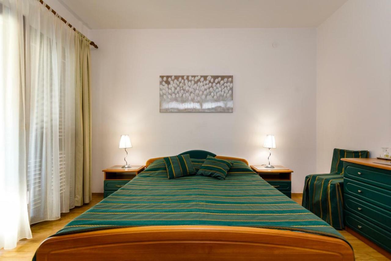 קרק Rooms Mimi מראה חיצוני תמונה